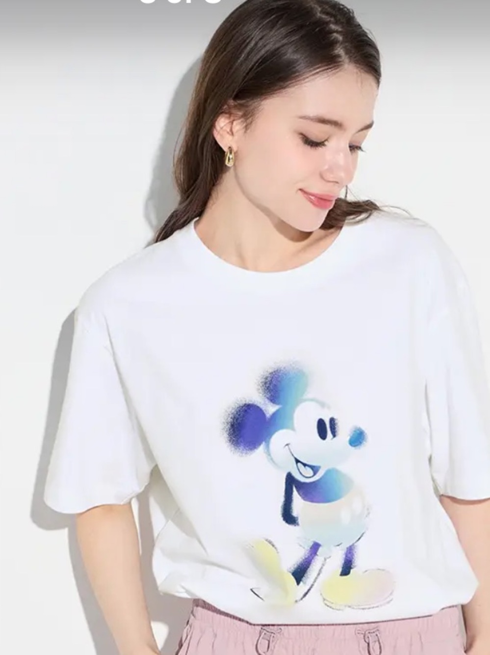 NWT Uniqlo Disney Mickey Stands UT Collection Graphic Tee (unisex) in size small